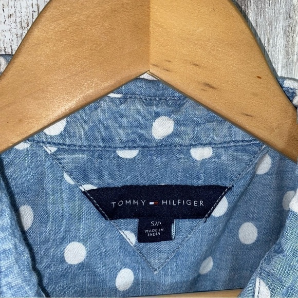 Tommy Hilfiger Denim Polka Dot Sleeveless Button Down - Picture 5 of 5